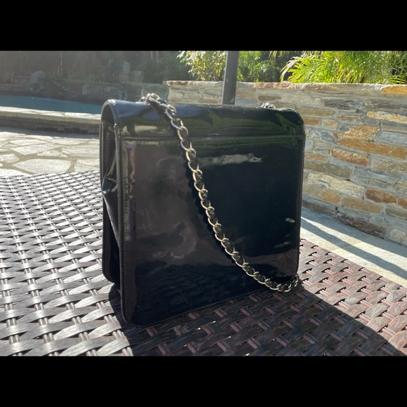 CHANEL Vintage Patent Leather Flap CC Bag AUTHENTIC in great condition! - Picture 10 of 16